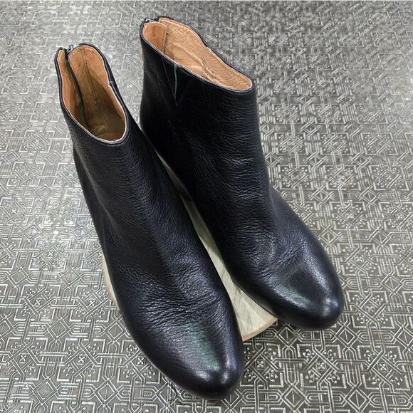 🐢 Kenneth Cole Gentle Souls Size 8.5 Black Leather Wedge Booties - Picture 3 of 13